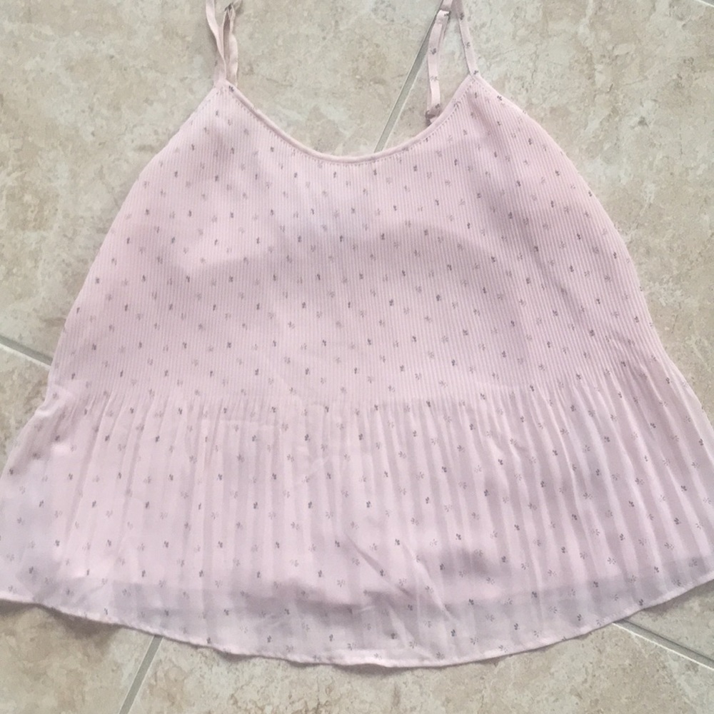 A pink tank top.